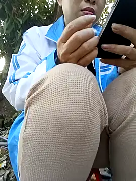 Snapshot of Fuckmehard2xx chatting on January 3, 8:43 am Fuckmehard2xx online show from January 3, 8:43 am