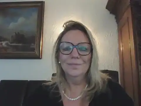 Snapshot of Silkesquirt chatting on December 13, 10:41 am Silkesquirt online show from December 13, 10:41 am