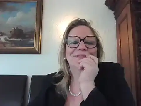 Snapshot of Silkesquirt chatting on December 20, 11:21 am Silkesquirt online show from December 20, 11:21 am