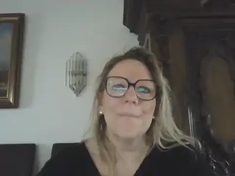 Snapshot of Silkesquirt chatting on January 6, 9:52 am Silkesquirt online show from January 6, 9:52 am