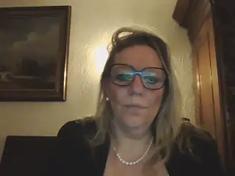 Snapshot of Silkesquirt chatting on January 23, 6:49 am Silkesquirt online show from January 23, 6:49 am