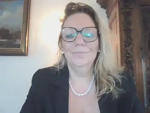 Snapshot of Silkesquirt chatting on February 6, 8:50 am Silkesquirt online show from February 6, 8:50 am