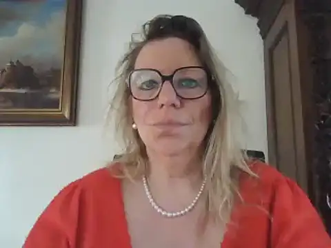 Snapshot of Silkesquirt chatting on February 14, 8:42 am Silkesquirt online show from February 14, 8:42 am