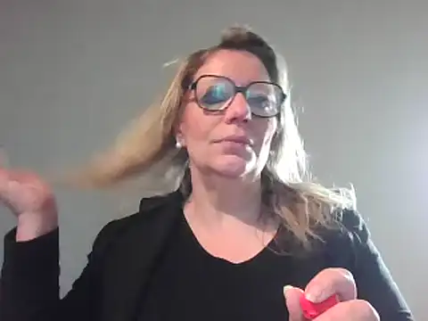 Snapshot of Silkesquirt chatting on March 6, 7:47 am Silkesquirt online show from March 6, 7:47 am