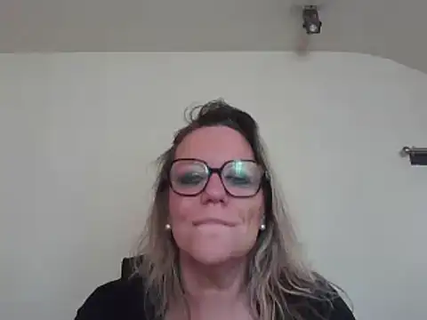 Snapshot of Silkesquirt chatting on March 6, 1:35 pm Silkesquirt online show from March 6, 1:35 pm