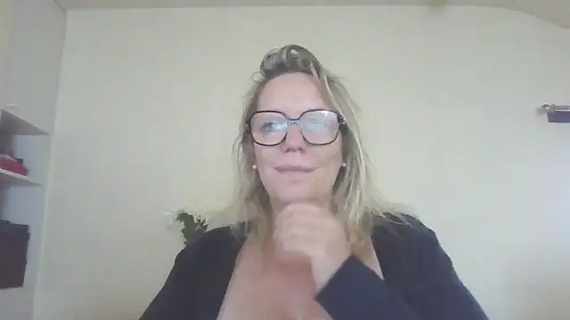 Snapshot of Silkesquirt chatting on September 21, 8:27 am Silkesquirt online show from September 21, 8:27 am