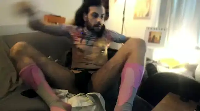 Snapshot of P4RtYBOII92 chatting on December 31, 10:37 am P4RtYBOII92 online show from December 31, 10:37 am