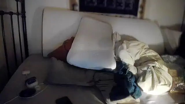 Snapshot of P4RtYBOII92 chatting on February 3, 8:13 am P4RtYBOII92 online show from February 3, 8:13 am