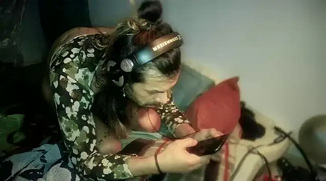 Snapshot of P4RtYBOII92 chatting on February 26, 4:24 pm P4RtYBOII92 online show from February 26, 4:24 pm