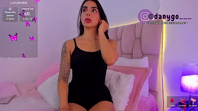 Snapshot of ZarianaEvanz chatting on November 13, 10:19 pm ZarianaEvanz online show from November 13, 10:19 pm