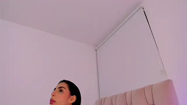 ZarianaEvanz online show from April 22, 11:06 pm