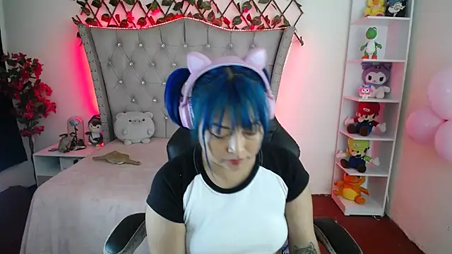 Shaddycute  online show from December 23, 4:50 pm