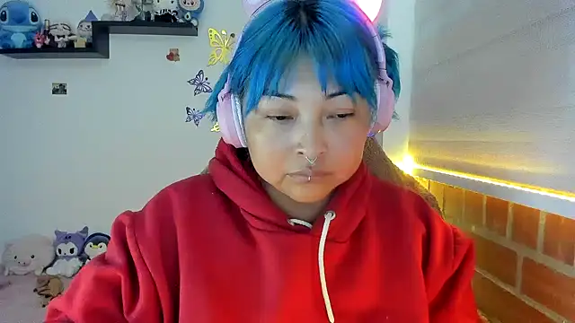 Shaddycute  online show from December 15, 3:27 pm