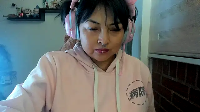 Shaddycute  online show from April 25, 1:41 pm