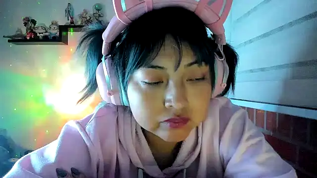 Shaddycute  online show from June 2, 4:03 am