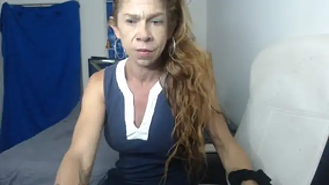 Snapshot of Antonella_borja chatting on October 29, 4:48 am Antonella borja online show from October 29, 4:48 am