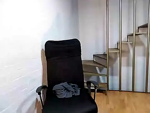 Snapshot of Jessie_Desire chatting on January 18, 6:03 am Jessie Desire online show from January 18, 6:03 am