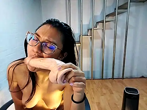 Snapshot of Jessie_Desire chatting on February 21, 6:07 am Jessie Desire online show from February 21, 6:07 am