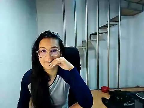 Snapshot of Jessie_Desire chatting on February 24, 3:55 am Jessie Desire online show from February 24, 3:55 am