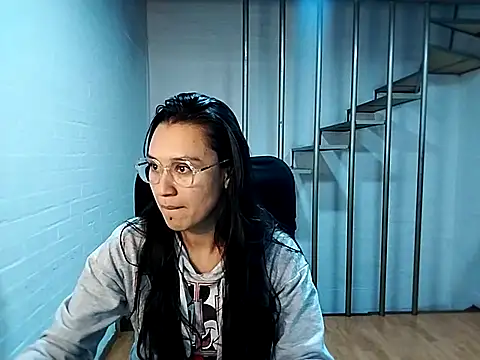 Snapshot of Jessie_Desire chatting on March 5, 6:23 am Jessie Desire online show from March 5, 6:23 am