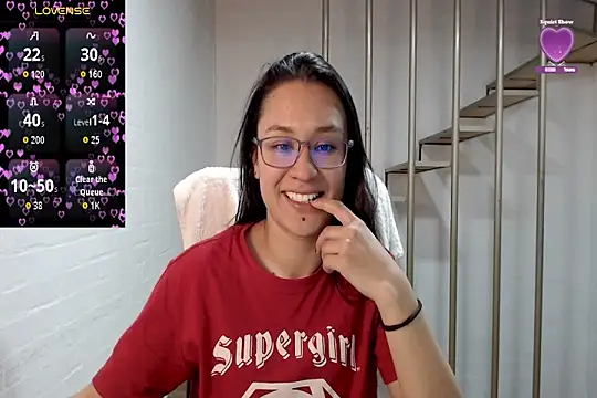 Snapshot of Jessie_Desire chatting on October 11, 4:01 am Jessie Desire online show from October 11, 4:01 am