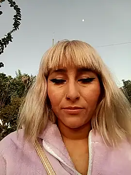 florecita9 online show from December 10, 10:58 pm