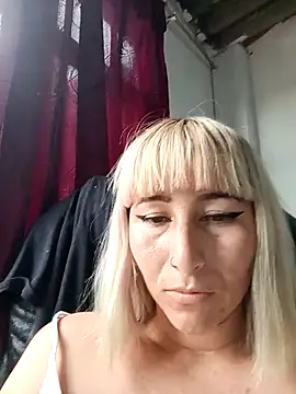 florecita9 online show from December 18, 9:18 pm