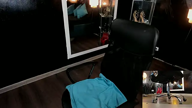 EvelynLexy online show from February 19, 8:55 am