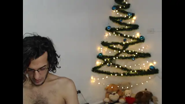 Snapshot of Calypso_and_Dimitri chatting on December 20, 1:58 am Calypso and Dimitri online show from December 20, 1:58 am