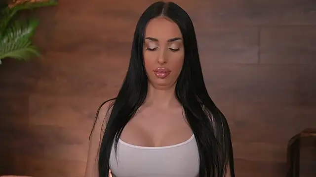 KairaAndrews online show from March 6, 7:32 pm