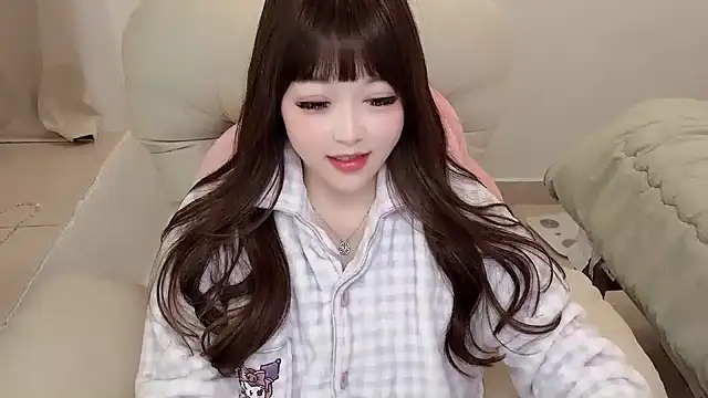 Snapshot of Lucky-Anna001 chatting on February 12, 9:31 am Lucky-Anna001 online show from February 12, 9:31 am