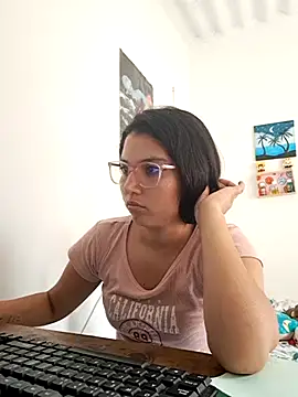 HannaKlein online show from February 17, 6:59 pm