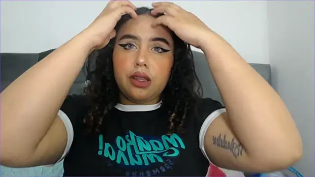 Snapshot of paytonbailey chatting on February 1, 1:51 pm paytonbailey online show from February 1, 1:51 pm