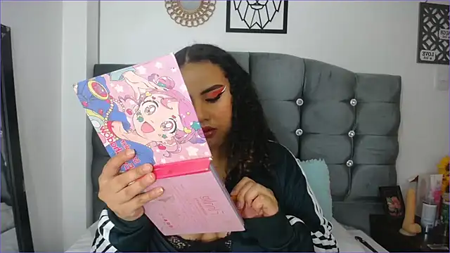 Snapshot of paytonbailey chatting on February 21, 1:33 pm paytonbailey online show from February 21, 1:33 pm