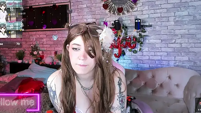 Snapshot of Alex_Howell chatting on February 7, 3:12 am Alex Howell online show from February 7, 3:12 am