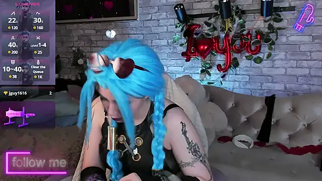 Snapshot of Alex_Howell chatting on February 13, 2:23 am Alex Howell online show from February 13, 2:23 am