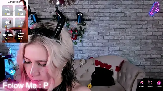 Snapshot of Alex_Howell chatting on February 28, 12:32 am Alex Howell online show from February 28, 12:32 am