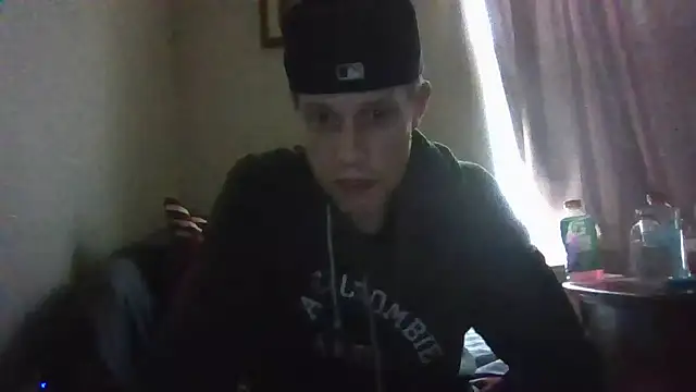 Snapshot of kollzCloudzz chatting on April 28, 12:32 pm kollzCloudzz online show from April 28, 12:32 pm