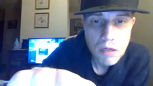 Snapshot of kollzCloudzz chatting on April 29, 10:52 am kollzCloudzz online show from April 29, 10:52 am