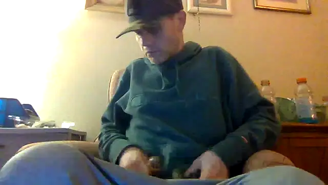 Snapshot of kollzCloudzz chatting on May 6, 9:25 am kollzCloudzz online show from May 6, 9:25 am