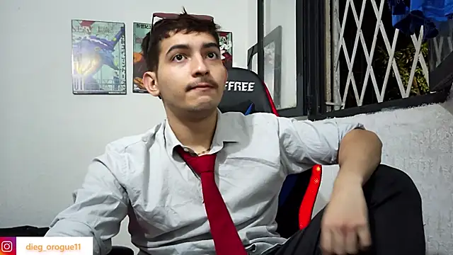 Snapshot of DiegoRogue_ chatting on February 16, 3:37 am DiegoRogue online show from February 16, 3:37 am