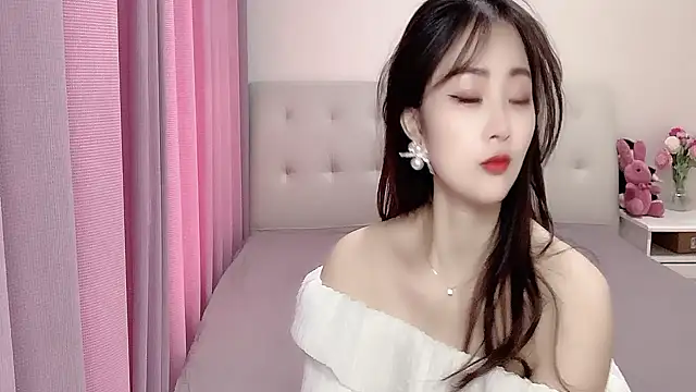 aisha123123 online show from March 19, 1:54 am