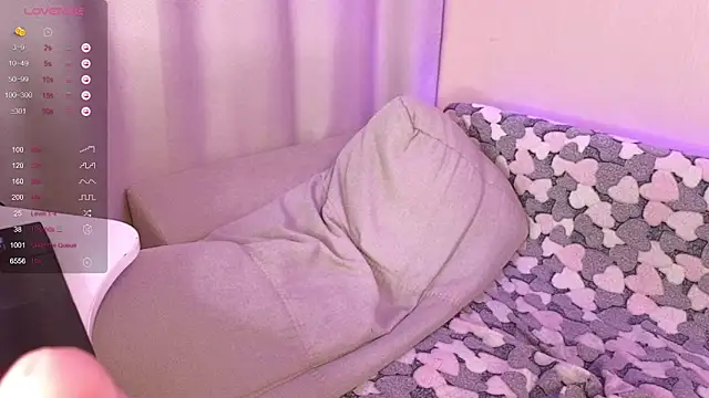 Snapshot of EkaterinaUpple chatting on December 13, 5:21 pm EkaterinaUpple online show from December 13, 5:21 pm