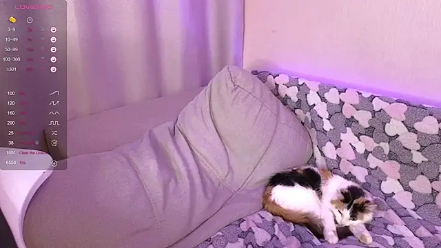 Snapshot of EkaterinaUpple chatting on December 15, 1:24 am EkaterinaUpple online show from December 15, 1:24 am