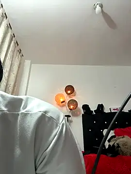 karenlennox1 online show from November 8, 1:39 am