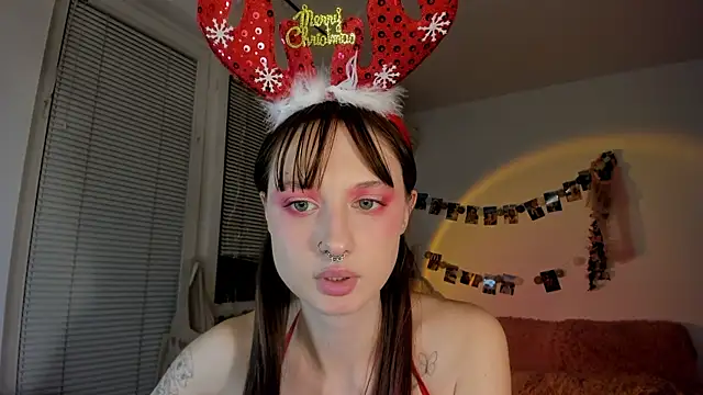 Snapshot of Jenny_darling_love chatting on December 23, 9:51 pm Jenny darling love online show from December 23, 9:51 pm
