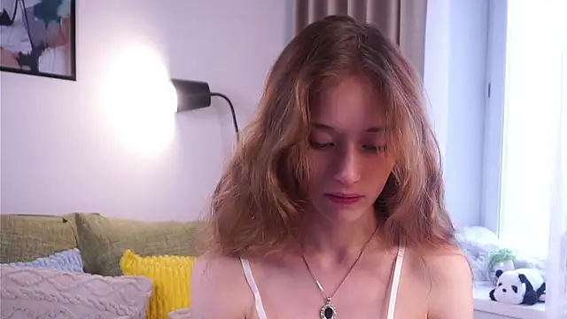 Snapshot of EdlinHargus chatting on October 31, 5:30 am EdlinHargus online show from October 31, 5:30 am