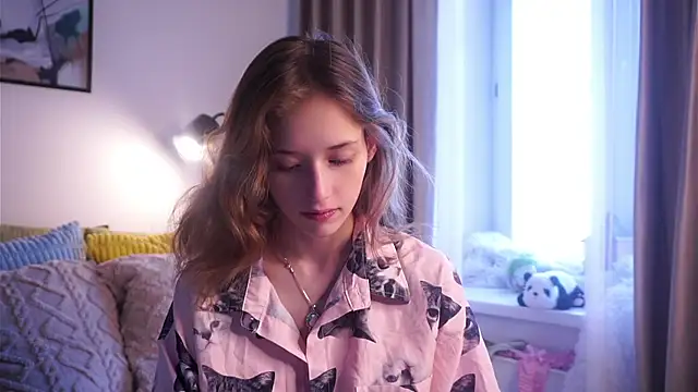 Snapshot of EdlinHargus chatting on November 1, 5:53 am EdlinHargus online show from November 1, 5:53 am