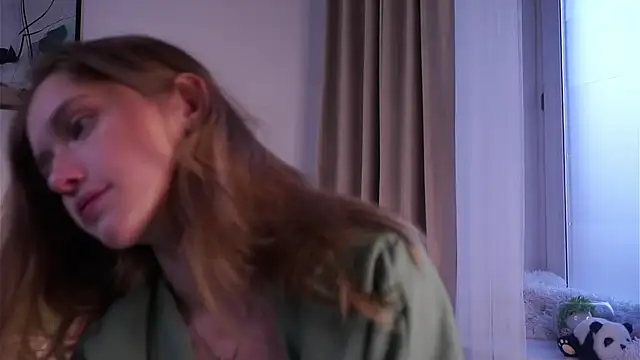 Snapshot of EdlinHargus chatting on November 8, 1:39 am EdlinHargus online show from November 8, 1:39 am