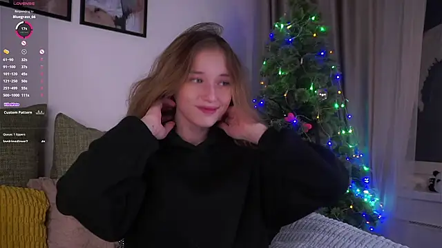 Snapshot of EdlinHargus chatting on December 18, 1:33 am EdlinHargus online show from December 18, 1:33 am